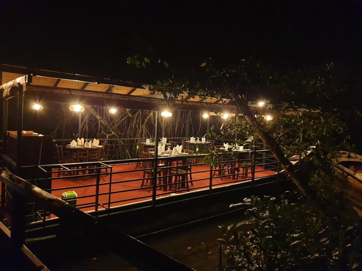 Nature Cabanas & Floating Restaurant Galle Exteriör bild